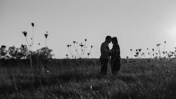 You Deserve A Person Who Stays By Your Side – Not Someone Who Leaves