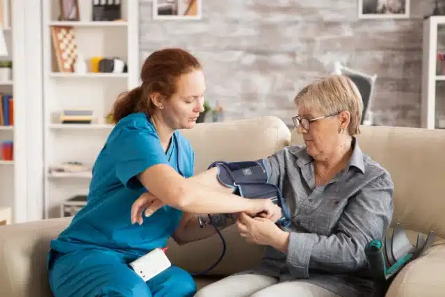 7 Key Advantages of Choosing Home Nursing Care for Loved Ones